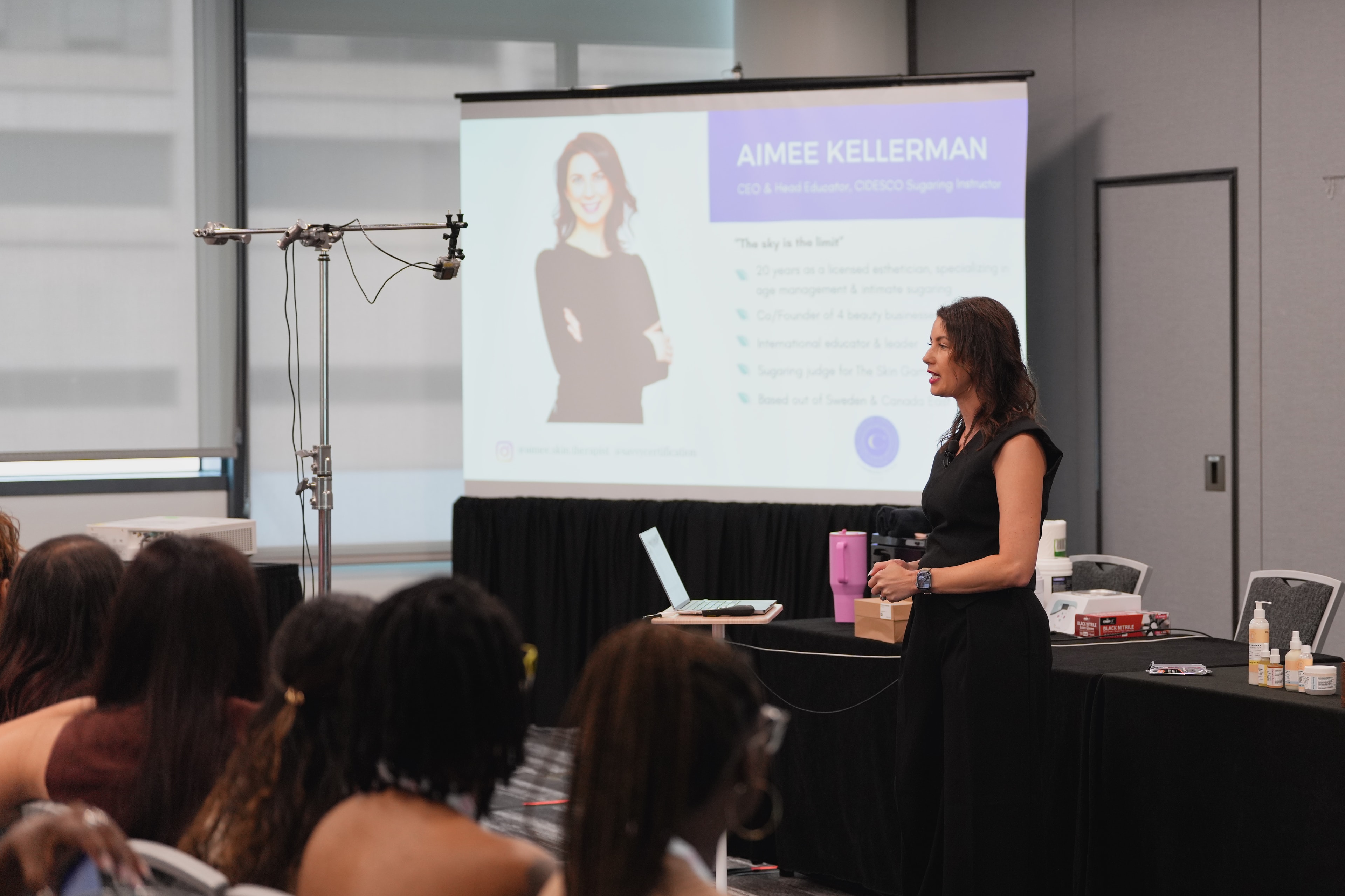 Educator presenting to a Sugar Con session audience