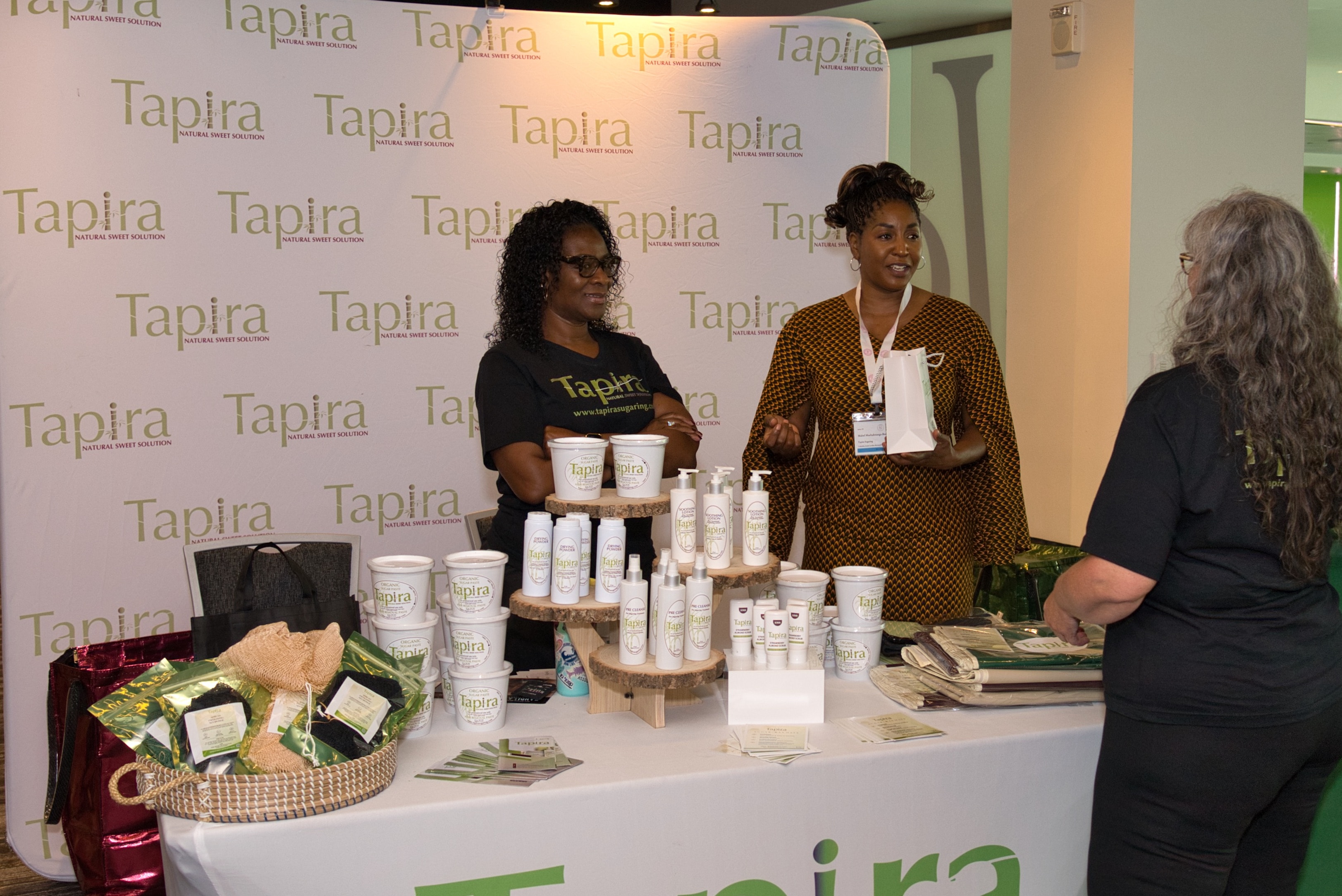 Tapira Natural Sweet Solution vendor booth at Sugar Con 2026